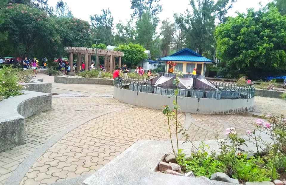 baguio tourist spot near burnham park