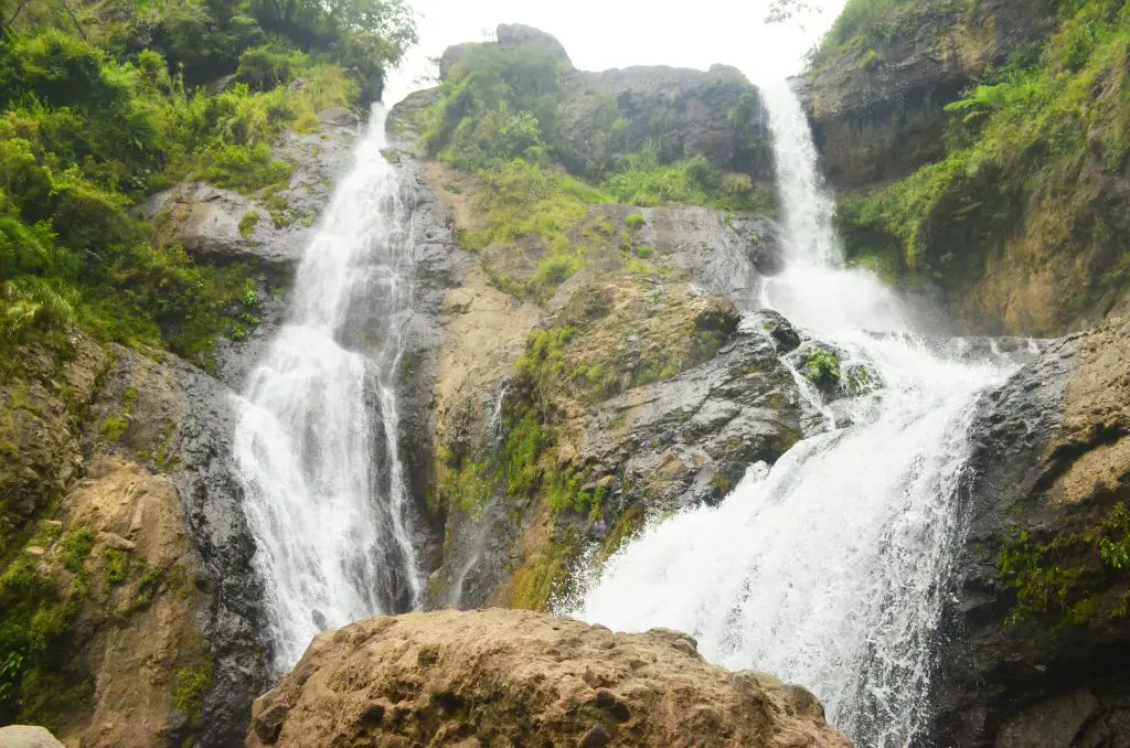 Another breathtaking view of Pongas Falls