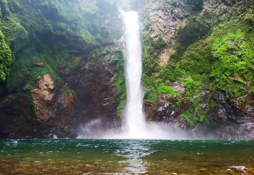 Tappiya Falls is an extra sight to see near Batad Rice Terraces