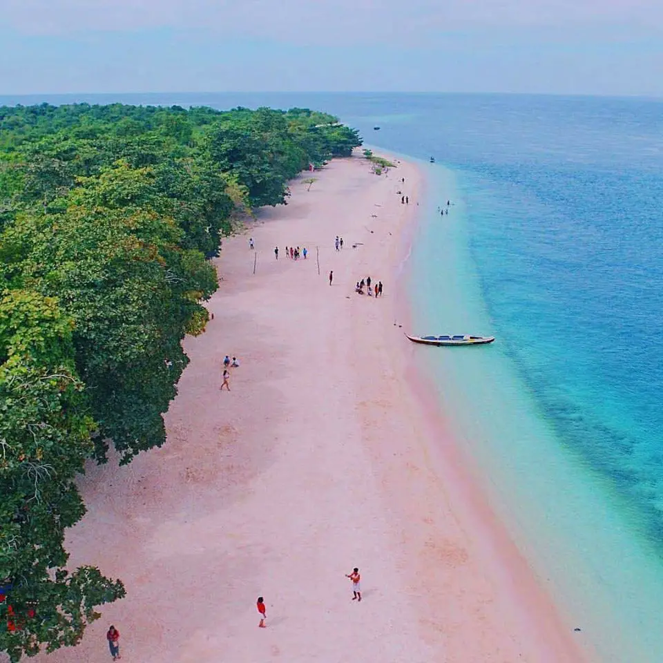 Sta Cruz Pink Beach is one of the famous tourist spots in Mindanao