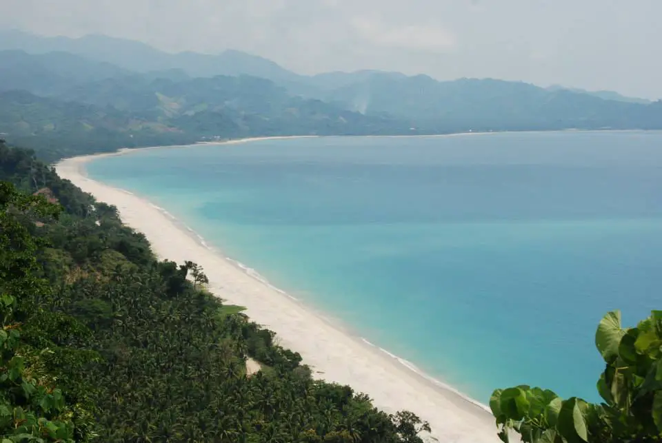 Dinadiawan Beach is one of the tourist spots in Aurora province.