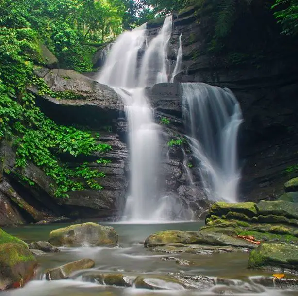 Alitap Falls is one of the Quezon province tourist spot/destinations. It is also one of the best places in Quezon province.