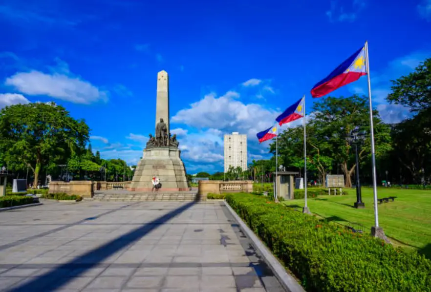 travel spot in manila