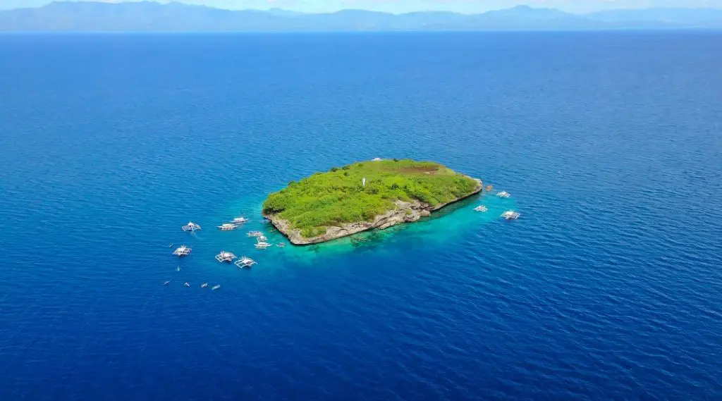 Pescador Island is a remote Cebu tourist spot